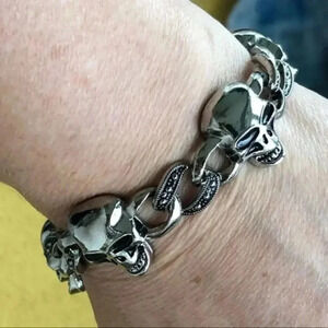 Silver Skulls Milgrain Chain Chunky Bracelet NWT